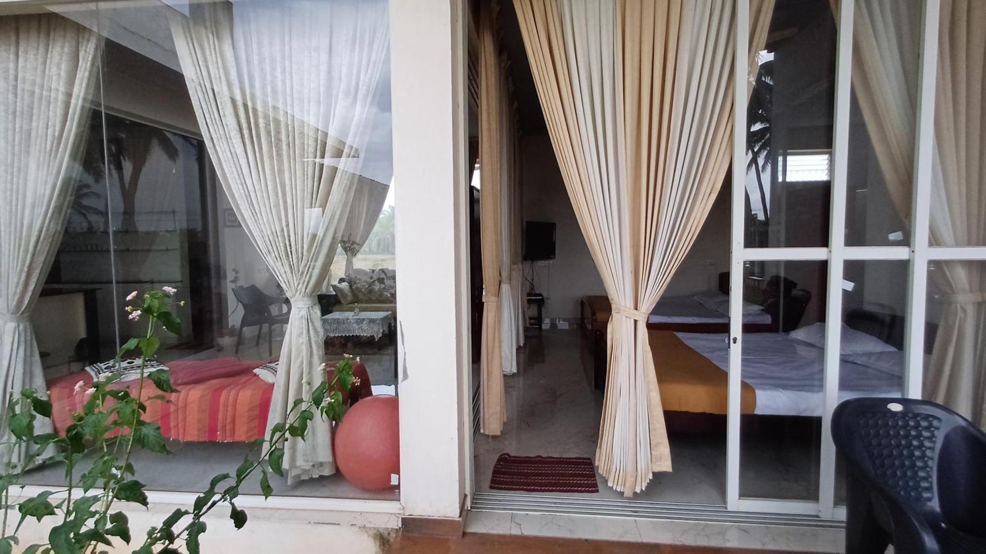 Shi'S Unique & Private 180 Degree Glass House In Pollachi Exterior photo